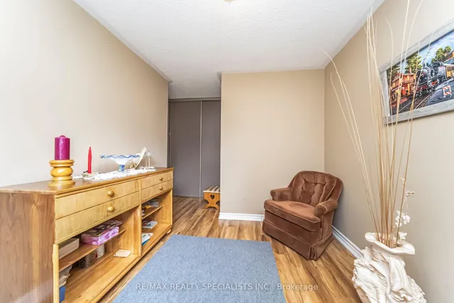 Additional image 32 of 39 Heathcliffe Sq