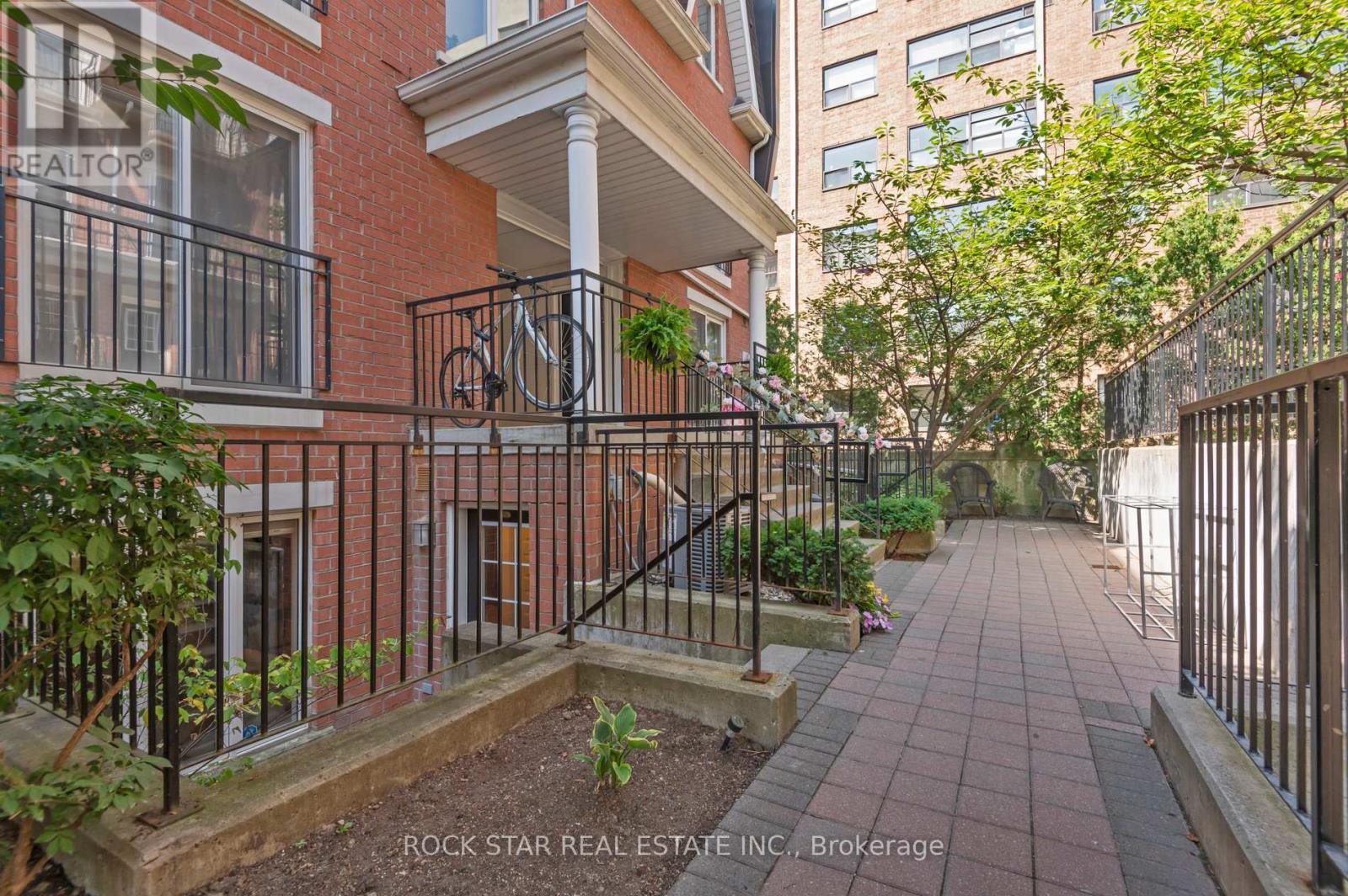 1526 - 26 LAIDLAW STREET|Toronto (South Parkdale), Ontario M6K1X2