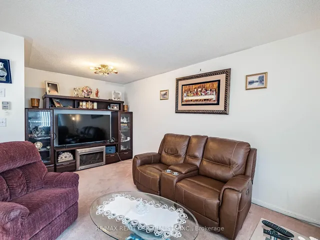 Additional image 11 of 5980 Whitehorn Ave Unit 117