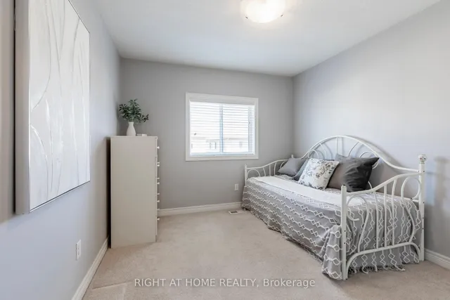 Additional image 34 of 56 Marina Point Cres