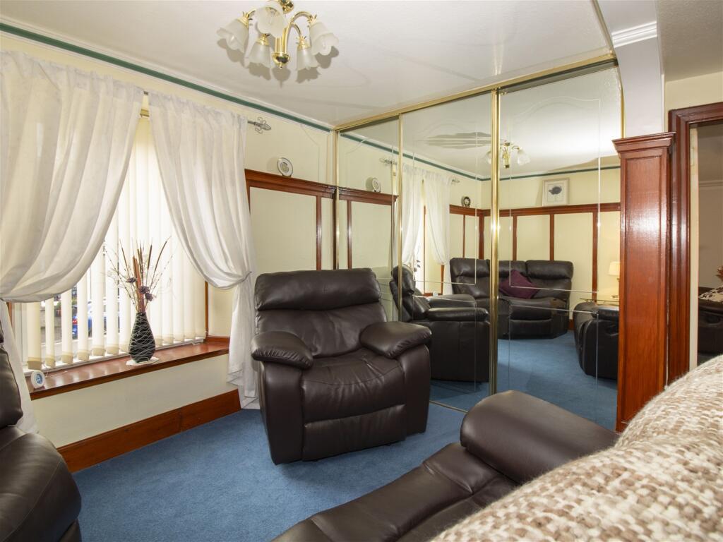 Additional image 13 of DJ's Chippie and 7 Bedroom Flat , Moray