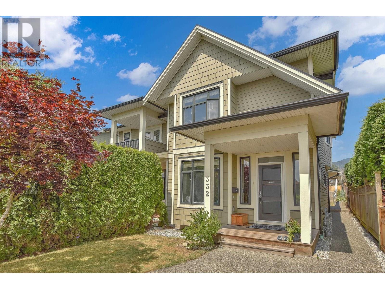 332 E 11TH STREET|North Vancouver, British Columbia V7L2G9