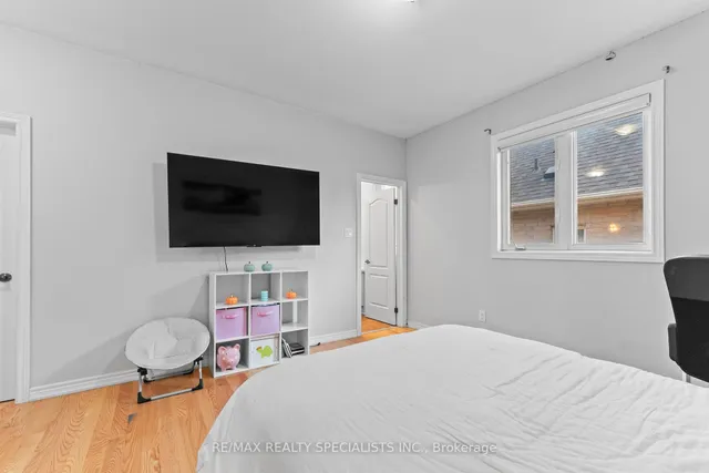 Additional image 33 of 6 Islington Dr