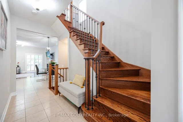 Additional image 14 of 28 Versailles Cres