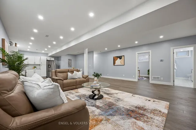 Additional image 32 of 24 Sylvia St