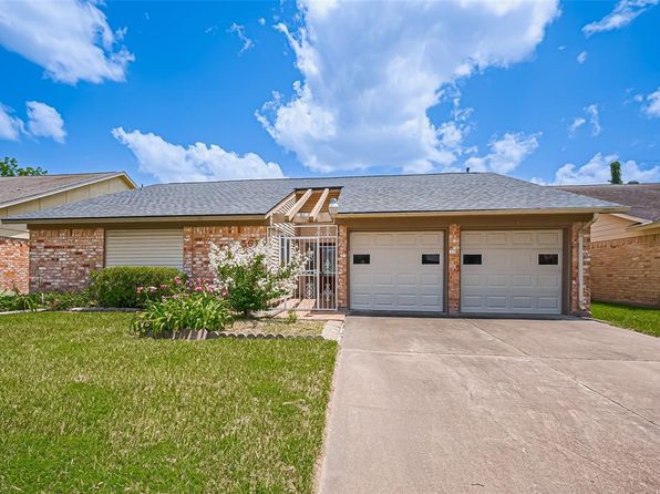 5615 Briarwood Forest Dr, Houston, TX 77088