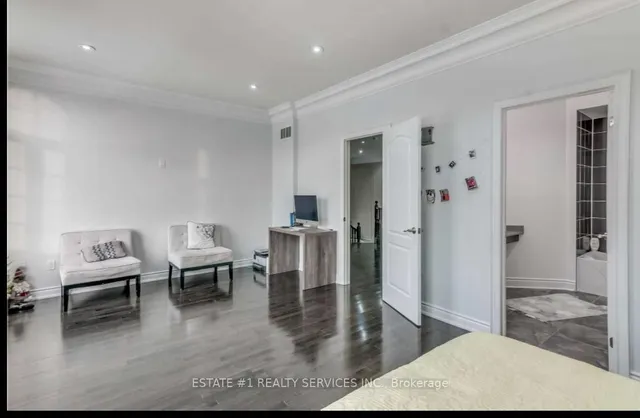 Additional image 13 of 4 Agincourt Circ