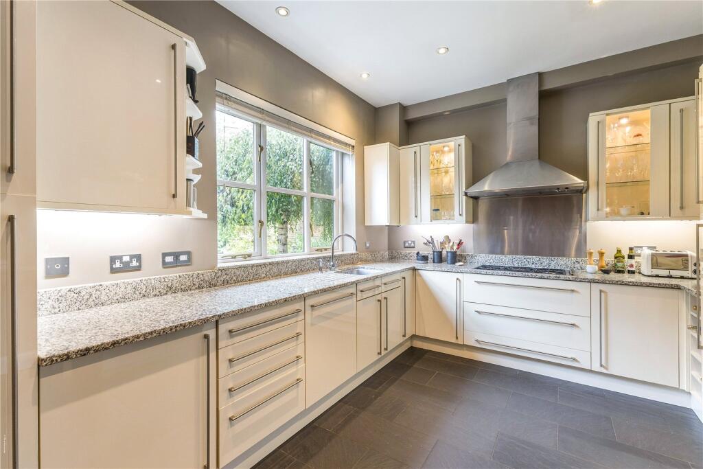 Additional image 7 of Hertford Road, Digswell, Welwyn, Hertfordshire, AL6