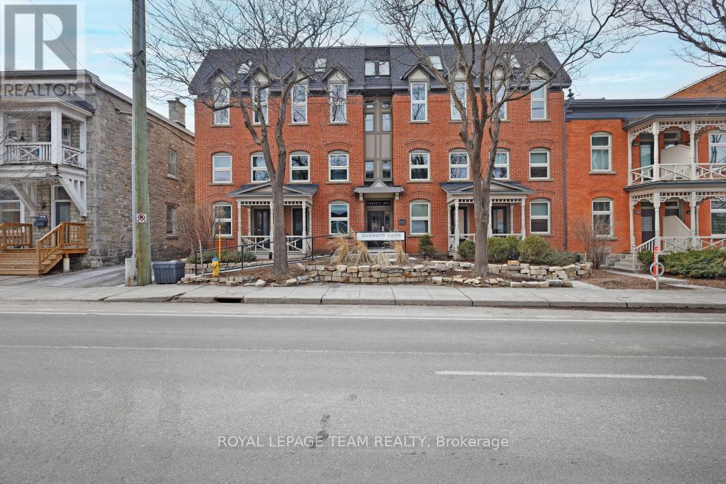 11 - 215 ST PATRICK STREET|Ottawa, Ontario K1N5K2