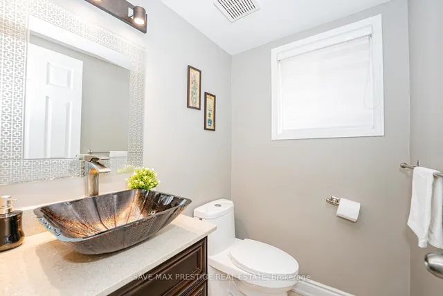 Additional image 19 of 220 Cresthaven Rd