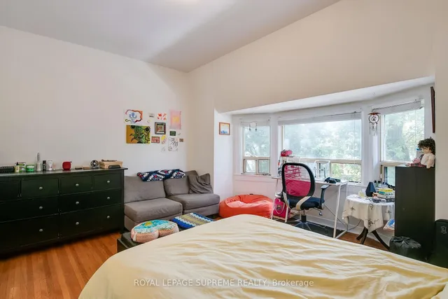 Additional image 24 of 255 Howland Ave