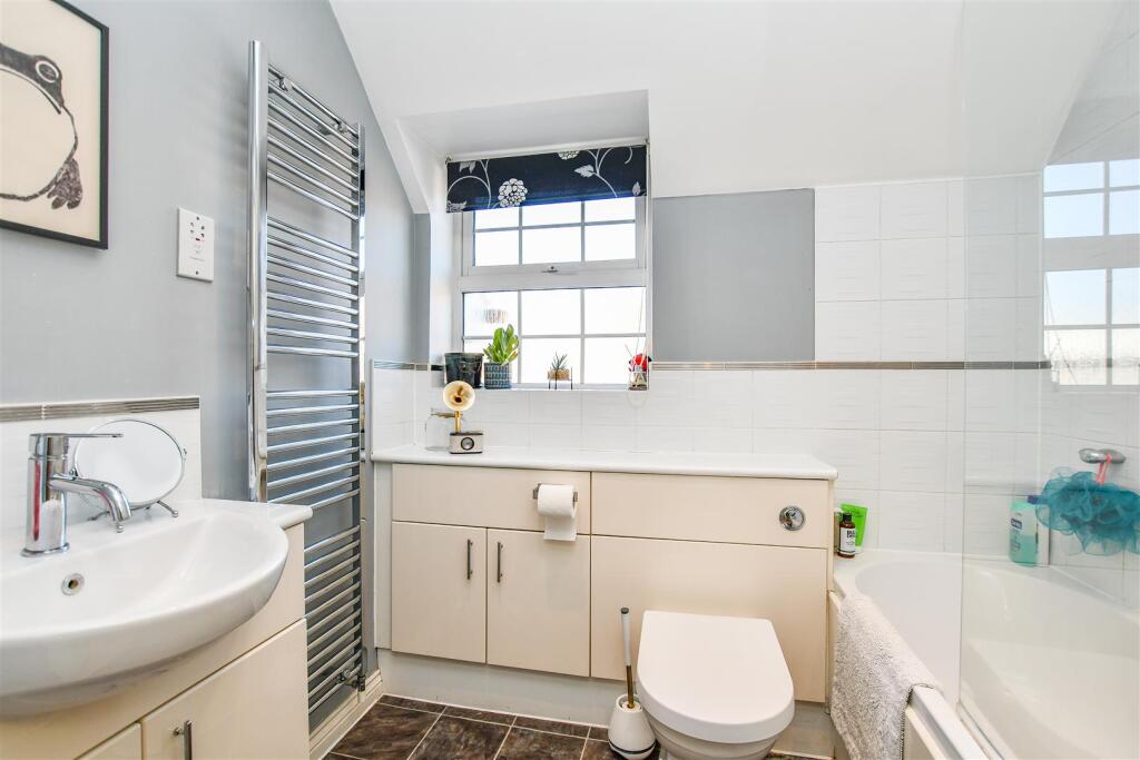 Additional image 7 of 2 Avian Avenue, Frogmore, St. Albans