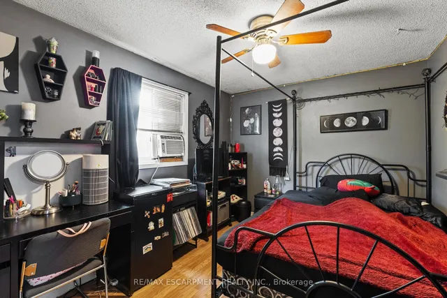 Additional image 17 of 27 Cartier Cres