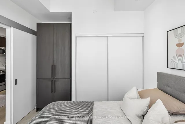 Additional image 16 of 135 East Liberty St Unit 2406