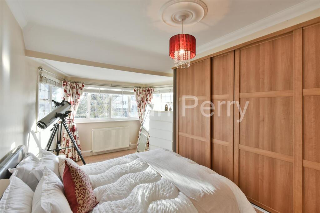 Additional image 13 of Moffats Lane, Brookmans Park, Herts