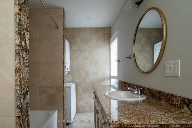 Additional image 21 of 29 Case St