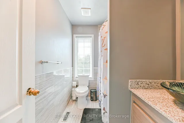 Additional image 33 of 48 Nostalgia Crt