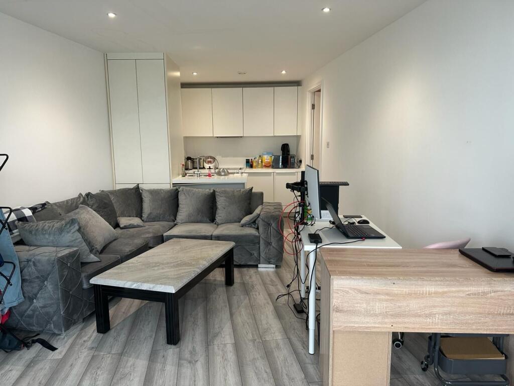 Additional image 2 of Apartment , The Rotunda,  New Street, Birmingham