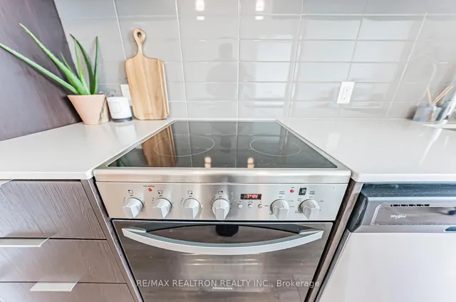 Additional image 17 of 203 College St Unit 2105