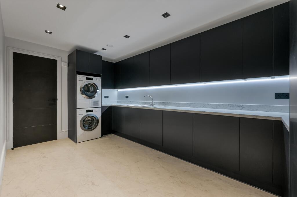 Additional image 36 of Brookmans Avenue, Brookmans Park, Hatfield, Hertfordshire, AL9