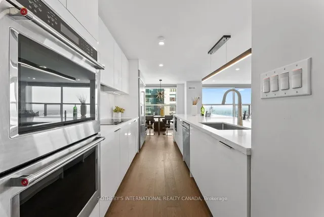 Additional image 17 of 77 Harbour Sq Unit 3208