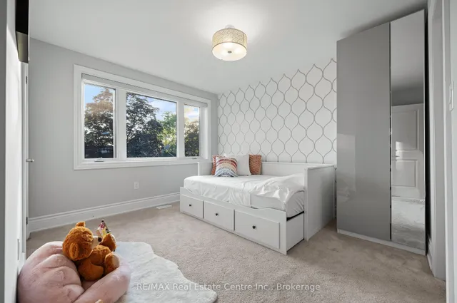 Additional image 27 of 47 Valentine Dr