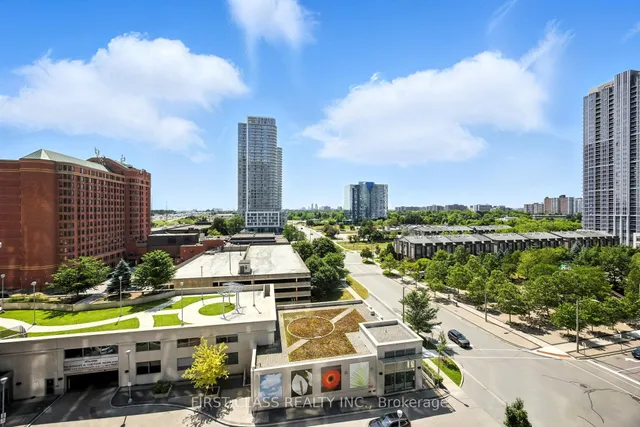 Additional image 28 of 135 Village Green Sq Unit 822