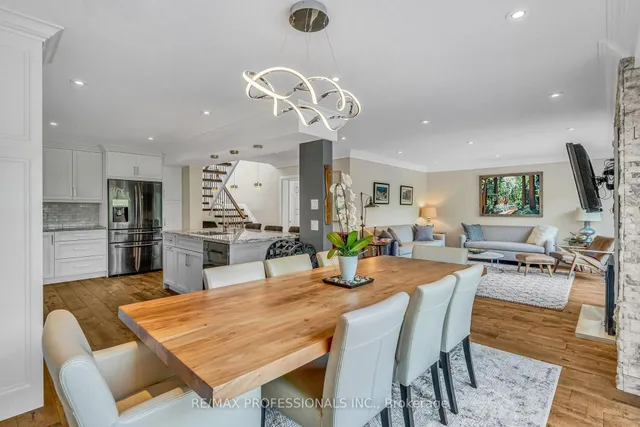 Additional image 13 of 53 Decarie Circ