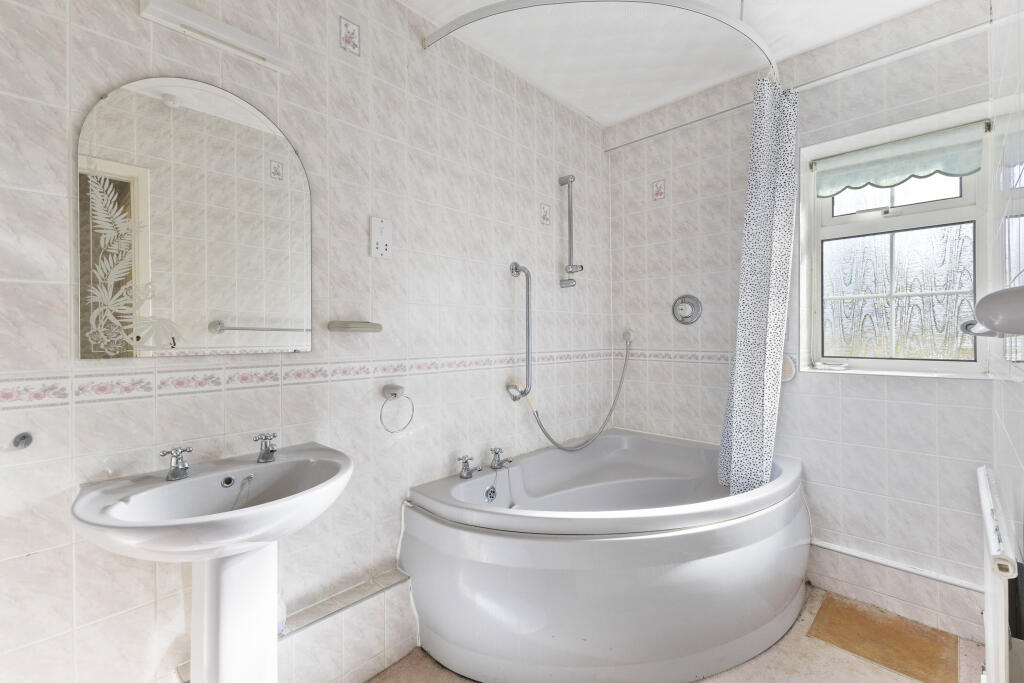 Additional image 16 of Wick Avenue, Wheathampstead, AL4