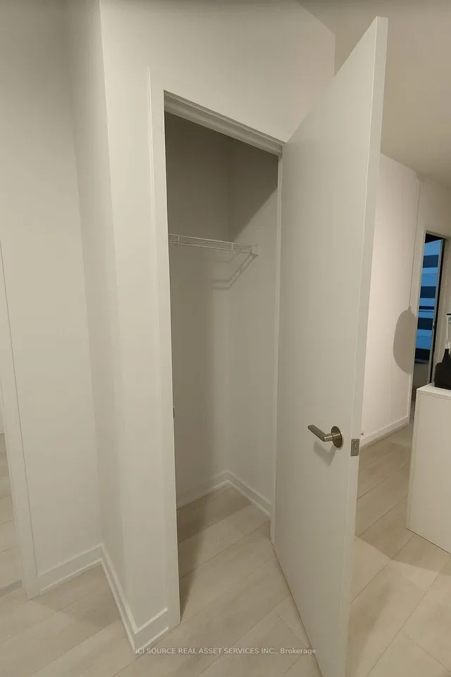 Additional image 6 of 8 Tippett Rd Unit 212