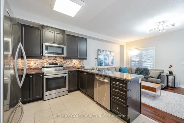 Additional image 5 of 28 Versailles Cres