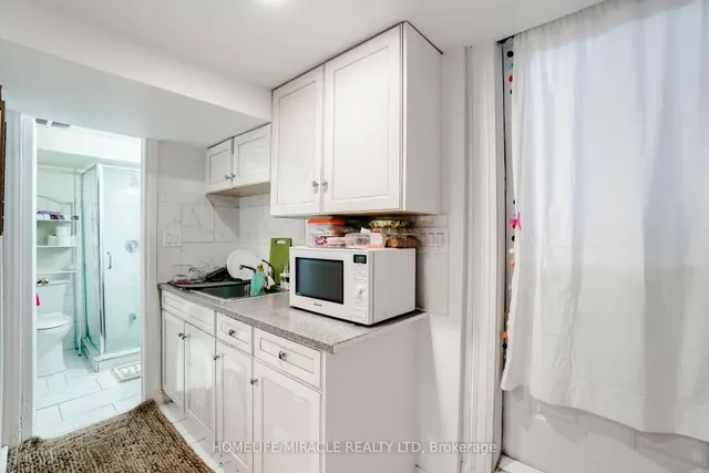 Additional image 28 of 34 Greenbush Cres