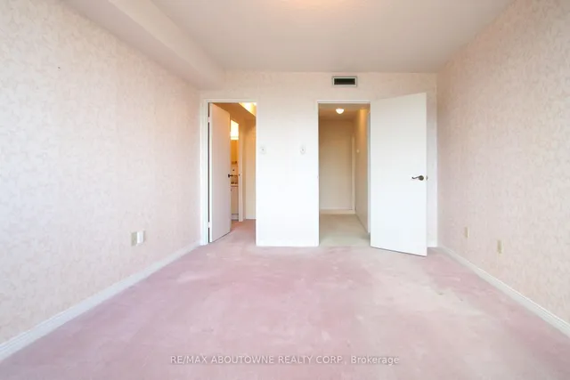 Additional image 26 of 1359 White Oaks Blvd Unit 406