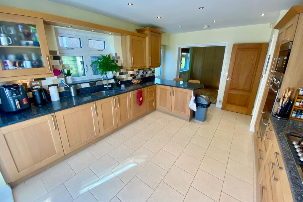 Additional image 34 of Mount Drive, Park Street, St. Albans, Hertfordshire, AL2