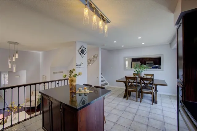 Additional image 16 of 365 Parkvale Dr