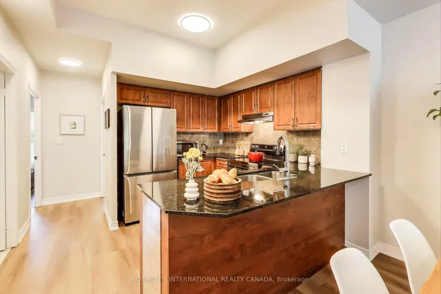 Additional image 7 of 207 Wellesley St Unit 207