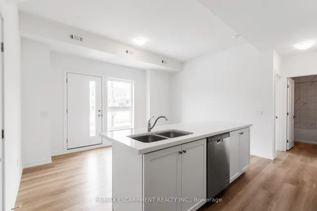 Additional image 7 of 249 Burke St