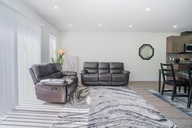 Additional image 19 of 504 WOODLEA Crt