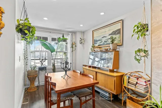 Additional image 13 of 127 Sherman Ave