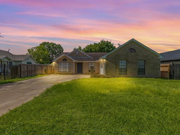 8304 Holiday Ln, Houston, TX 77075