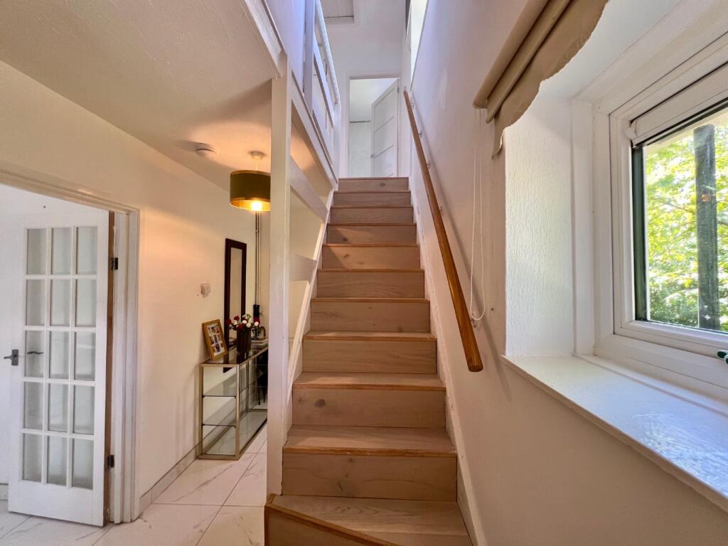 Additional image 5 of Roundfield Avenue, Harpenden, Hertfordshire, AL5