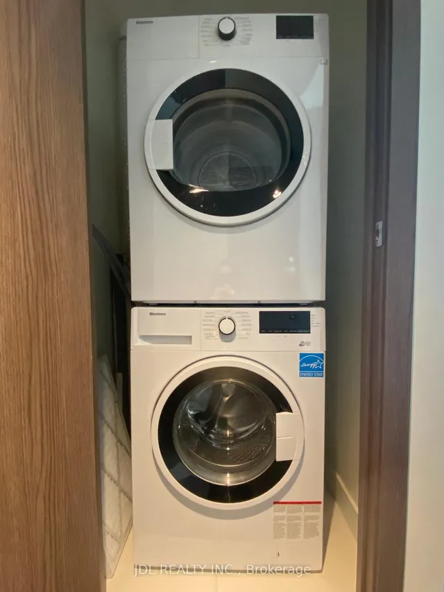 Additional image 12 of 17 Bathurst St Unit 1908