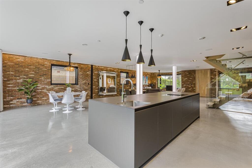 Additional image 2 of Pine Grove, Brookmans Park, Hatfield