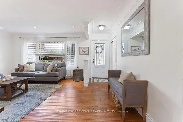 Additional image 9 of 172 ANNABELLE St