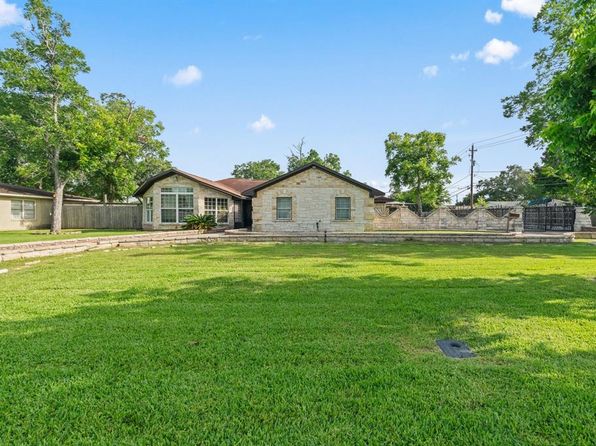 7847 Broadview Dr, Houston, TX 77061