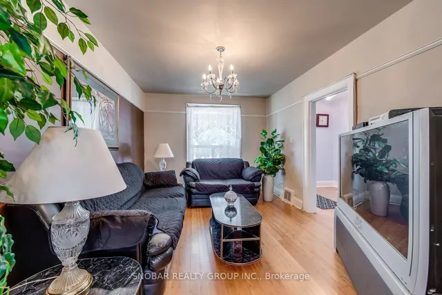 Additional image 7 of 593 Royal York Rd