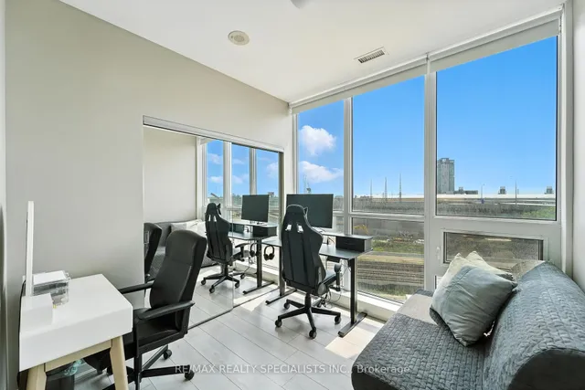 Additional image 13 of 51 East Liberty St Unit 401