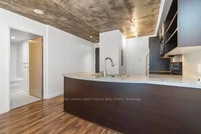 Additional image 7 of 1005 King St Unit 505