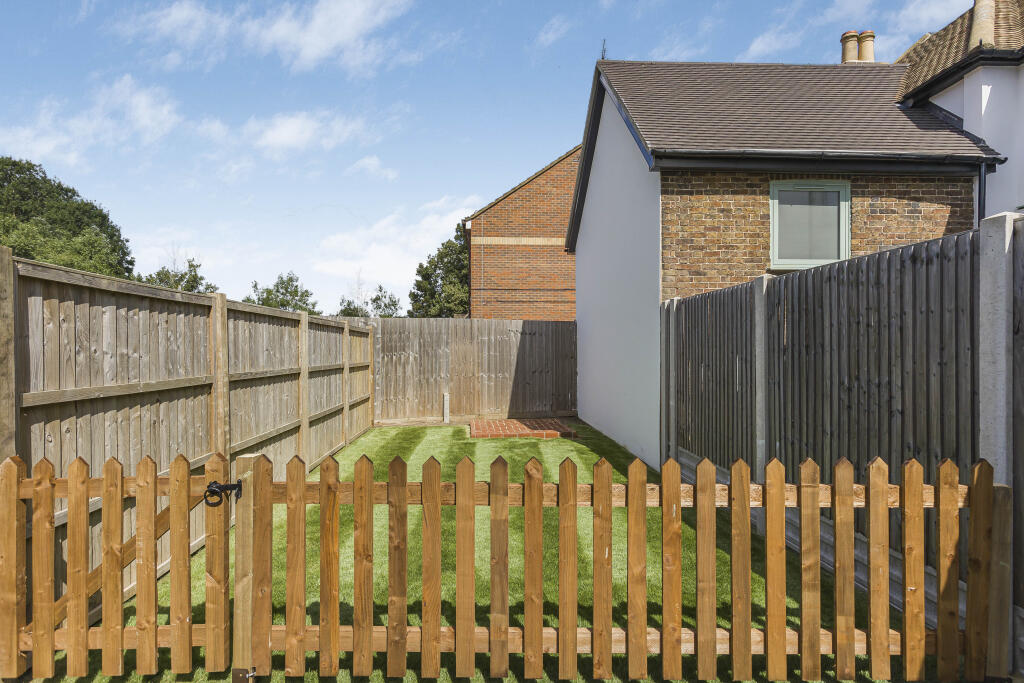 Additional image 8 of Frogmore, St Albans, Herts, AL2 2LP