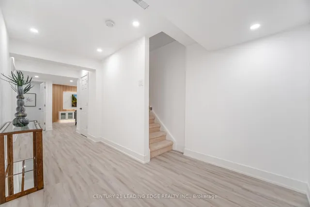 Additional image 29 of 34 Royal Links Circ